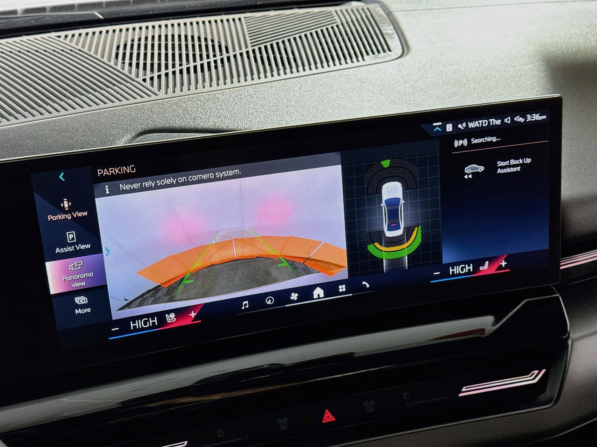 Used 2024 BMW 530i xDrive w/Navigation,Heated Leather,Pano Sunroof Sedan