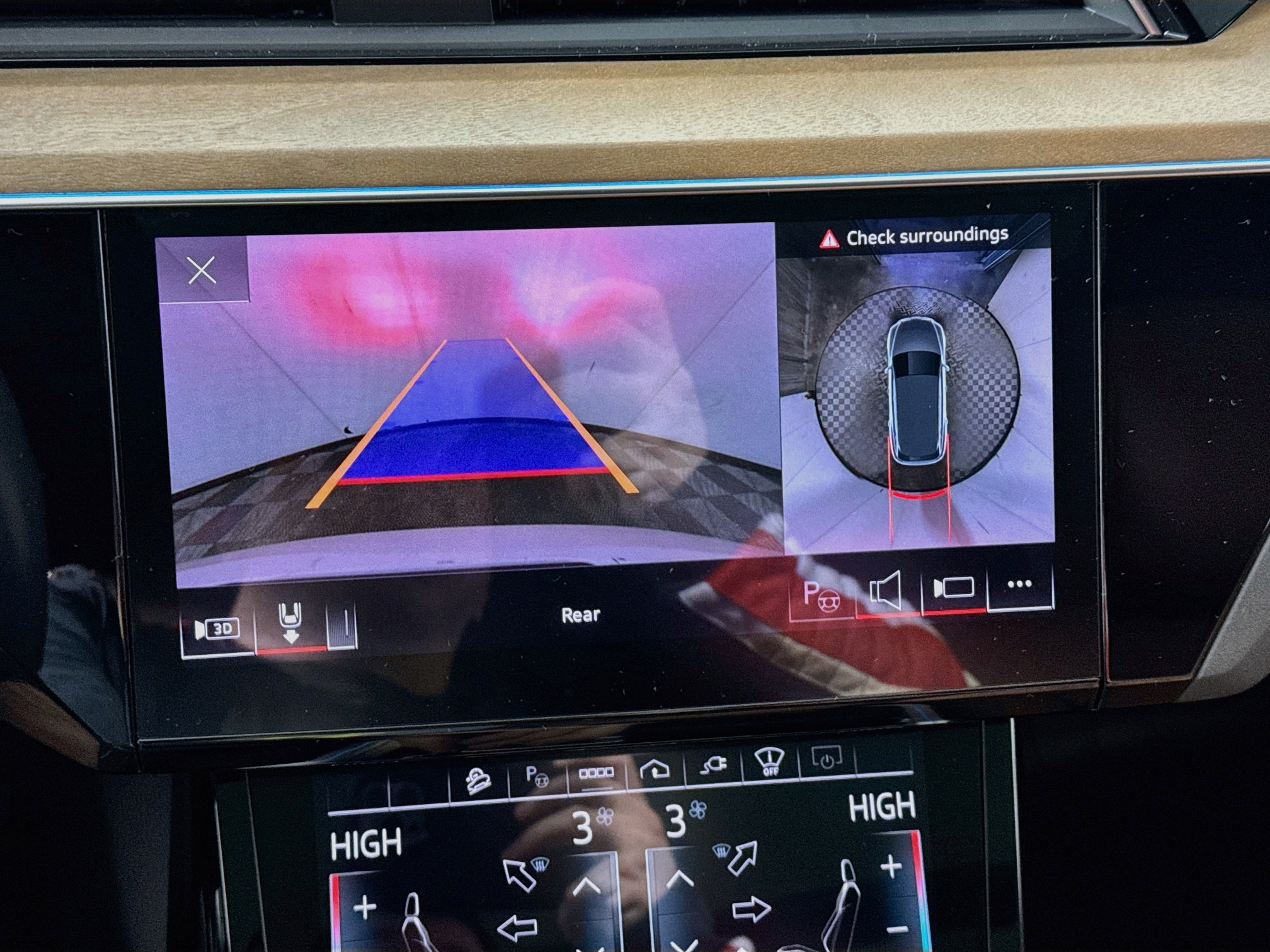 Used 2024 Audi Q8 e-tron Prestige quattro w/Navigation,Leather,Pano Sunroof SUV