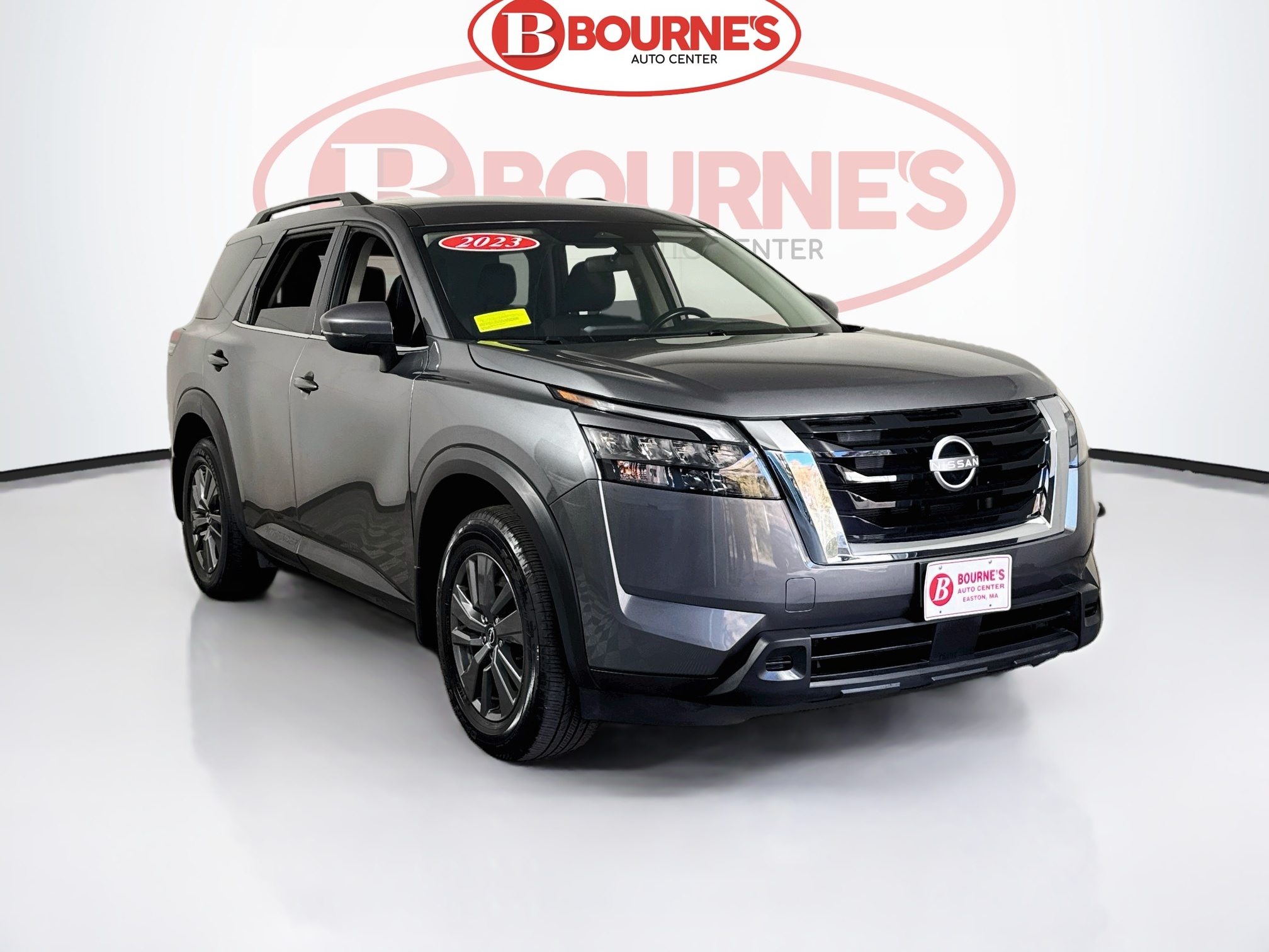 Used 2024 Nissan Pathfinder SV 4WD w/Heated Seats,Android & Apple Carplay SUV