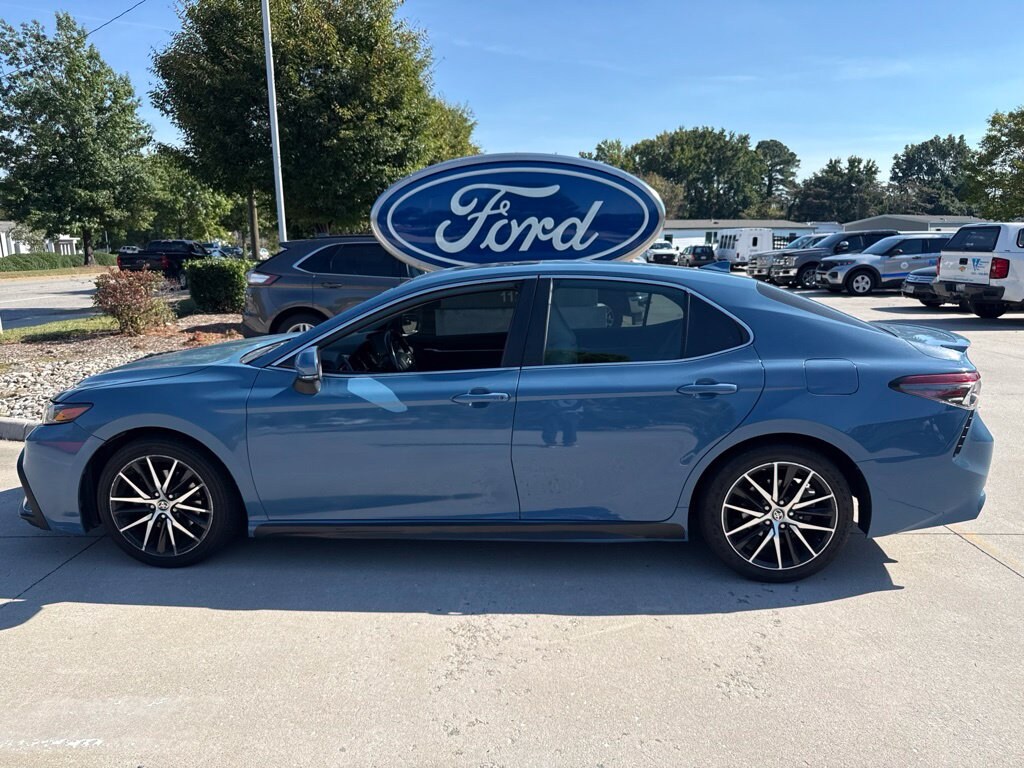 Used 2023 Toyota Camry SE Sedan