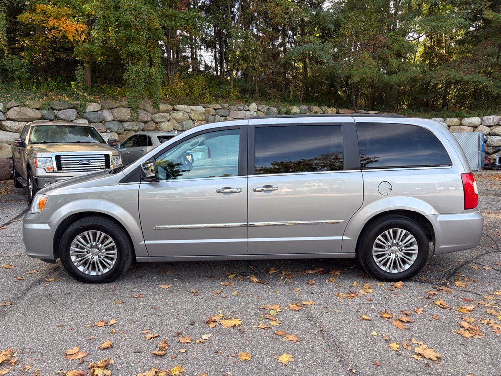 Used 2016 Chrysler Town & Country Touring-L Van LWB Passenger Van
