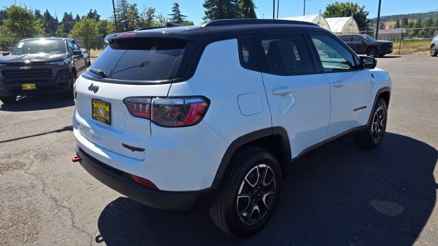 2025 Jeep Compass Trailhawk - Photo 4