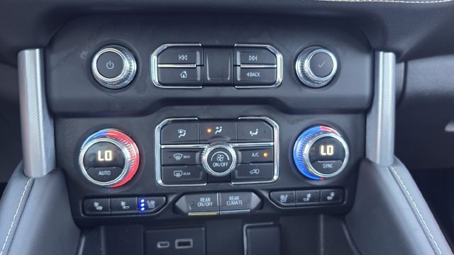 2023 GMC Yukon SLT - Photo 23