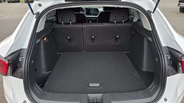 2026 Chevrolet Trax LS - Photo 10