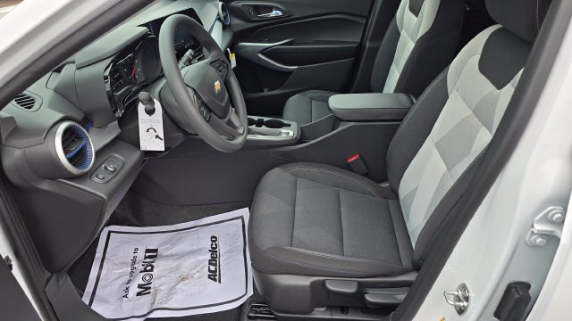 2026 Chevrolet Trax LS - Photo 8