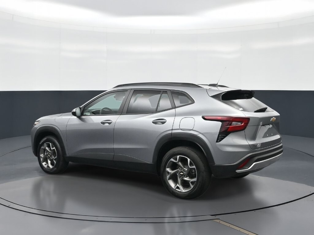 Used 2025 Chevrolet Trax LT SUV
