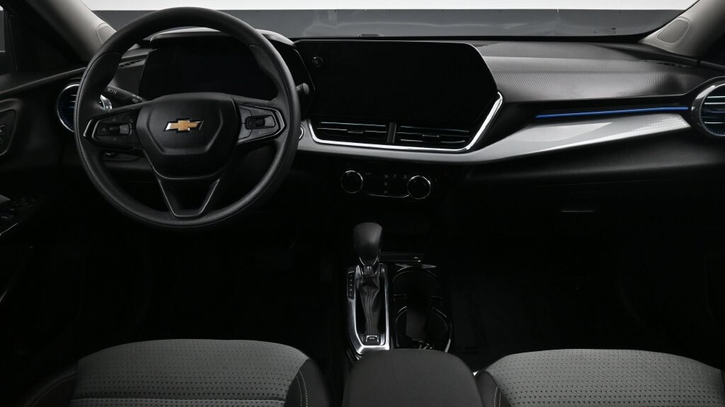 Used 2025 Chevrolet Trax LT SUV