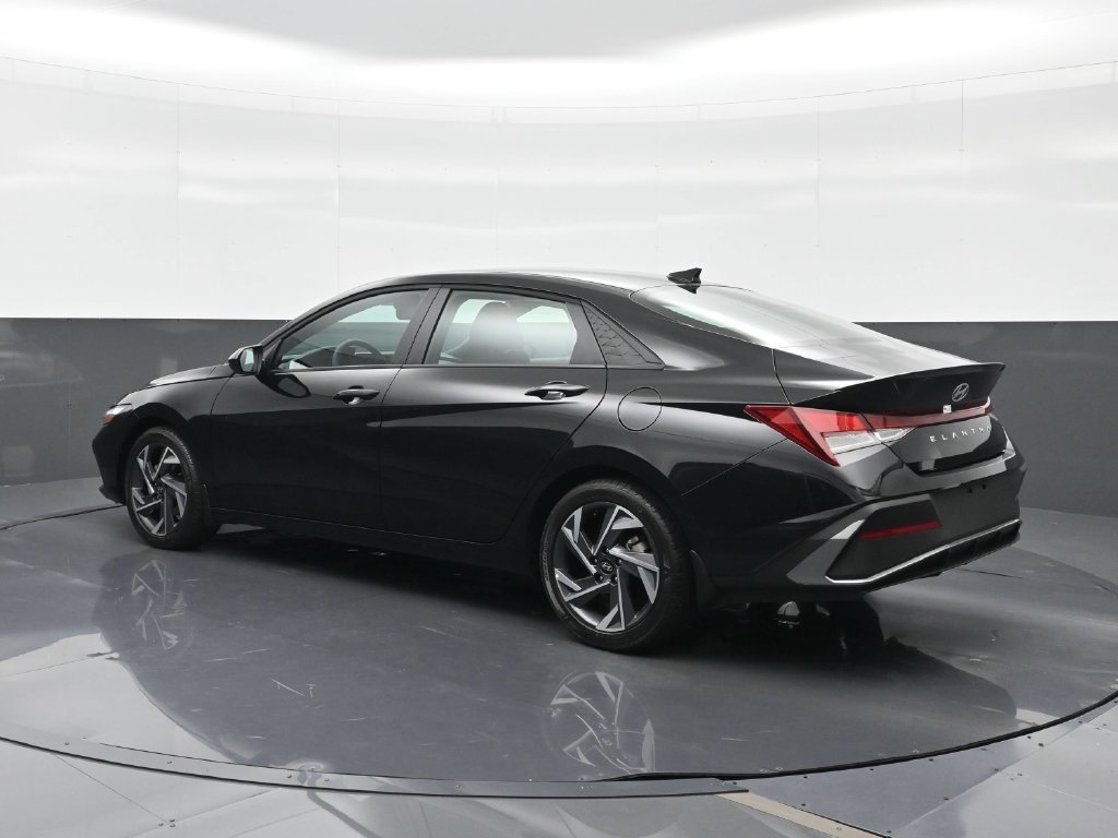 Used 2025 Hyundai Elantra SEL Sport Sedan