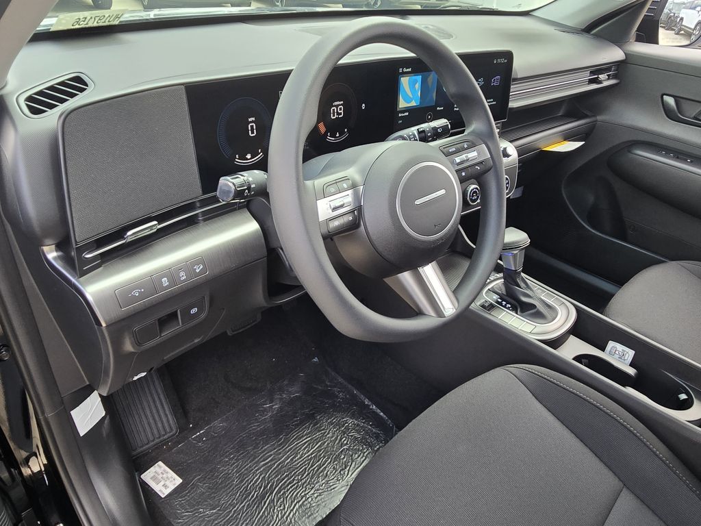 2025 Hyundai Kona SE - Photo 21