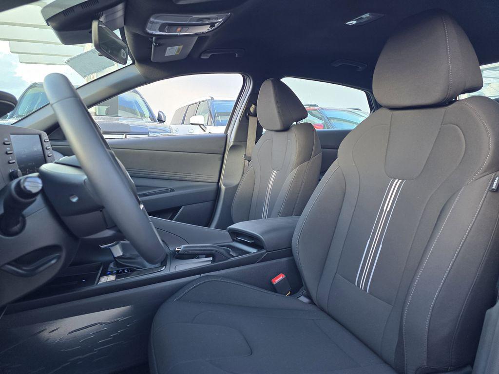 2026 Hyundai Elantra SEL Sport - Photo 14