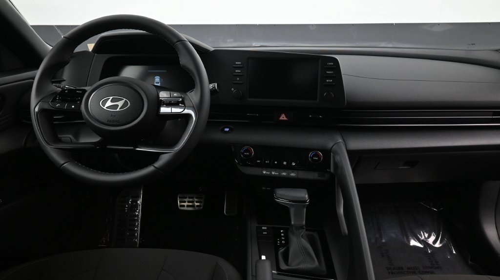 Used 2025 Hyundai Elantra SEL Sport Sedan