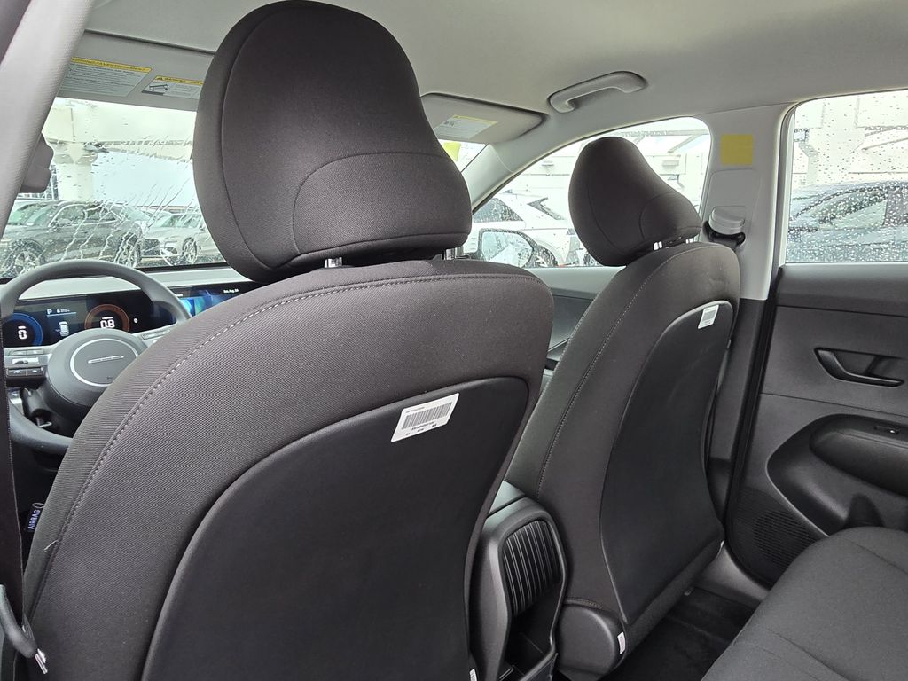 2025 Hyundai Kona SE - Photo 10