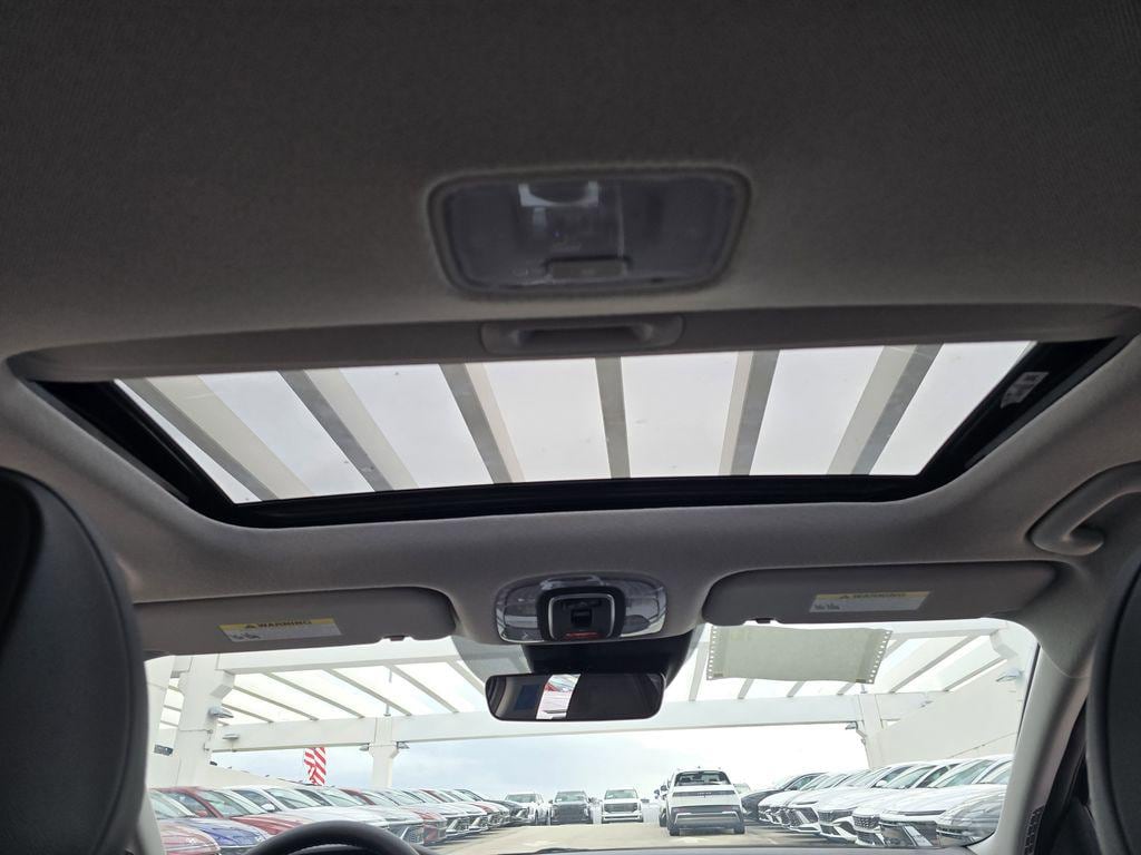 2026 Hyundai Elantra Limited - Photo 11