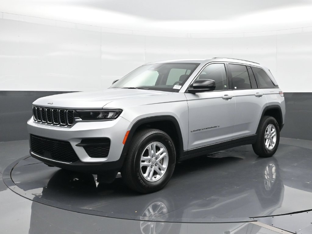 Used 2023 Jeep Grand Cherokee Laredo SUV