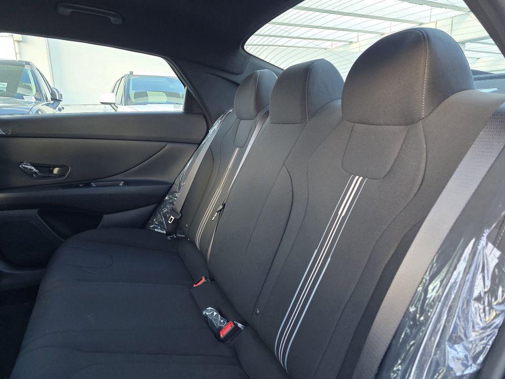 2026 Hyundai Elantra SEL Sport - Photo 10