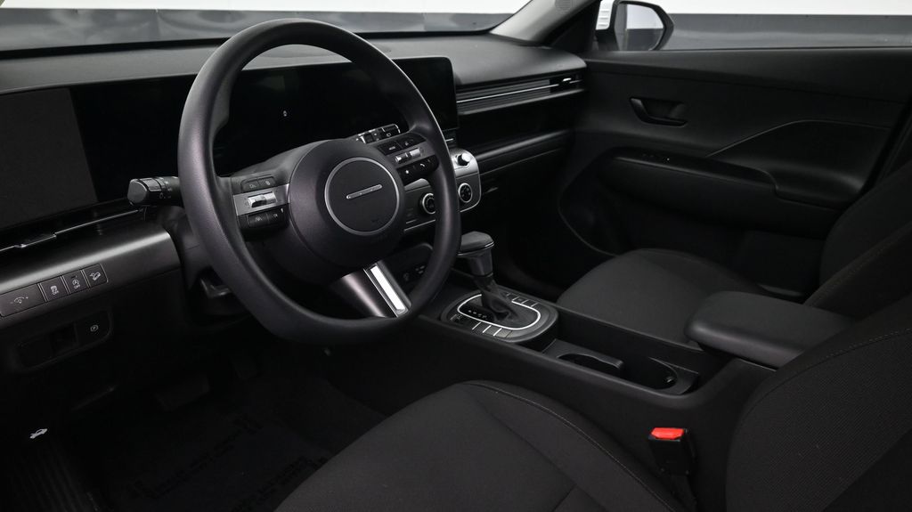 2025 Hyundai Kona SE - Photo 6