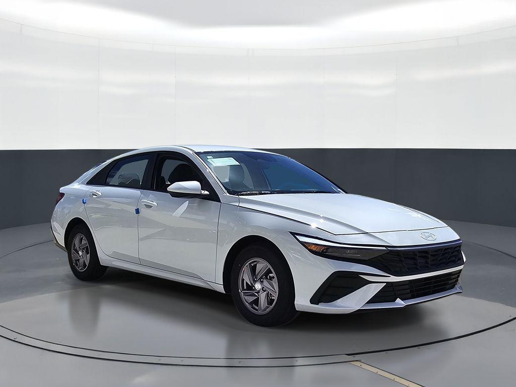 New 2026 Hyundai Elantra SE Sedan