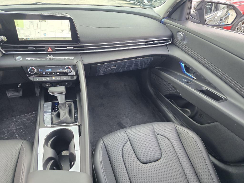 2026 Hyundai Elantra Limited - Photo 10