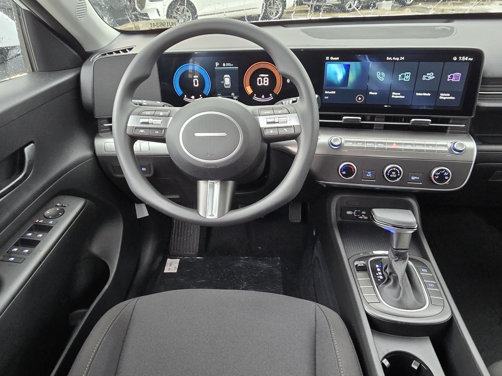 2025 Hyundai Kona SE - Photo 8