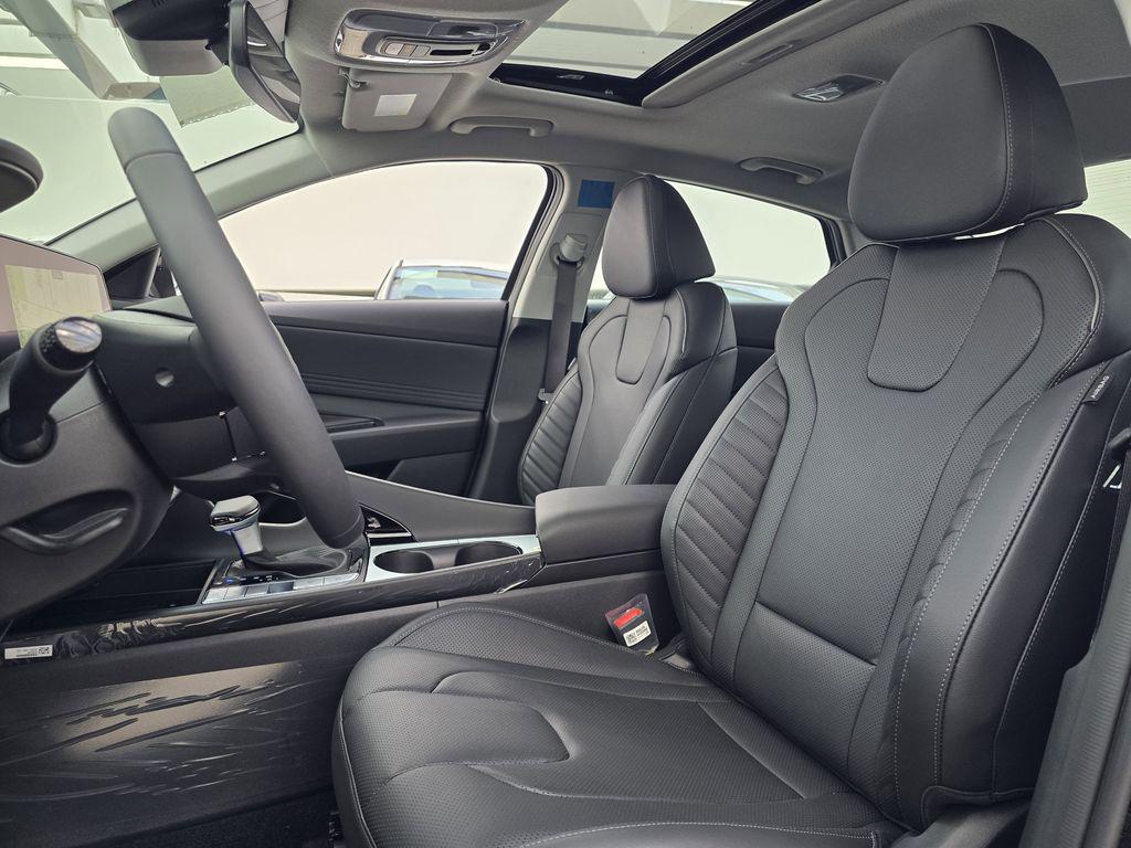 2026 Hyundai Elantra Limited - Photo 17