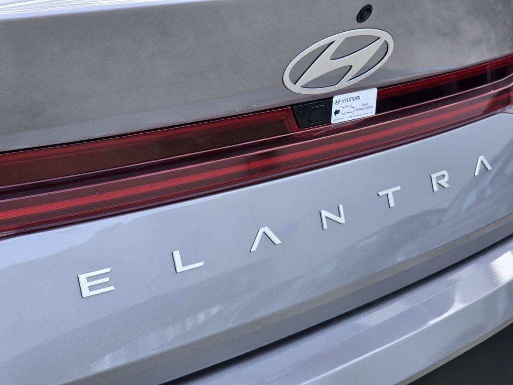 2026 Hyundai Elantra Limited - Photo 6