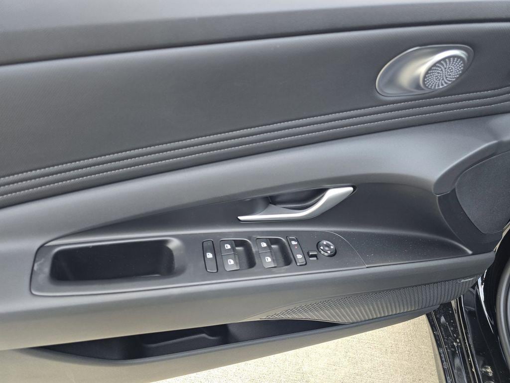2026 Hyundai Elantra Limited - Photo 18