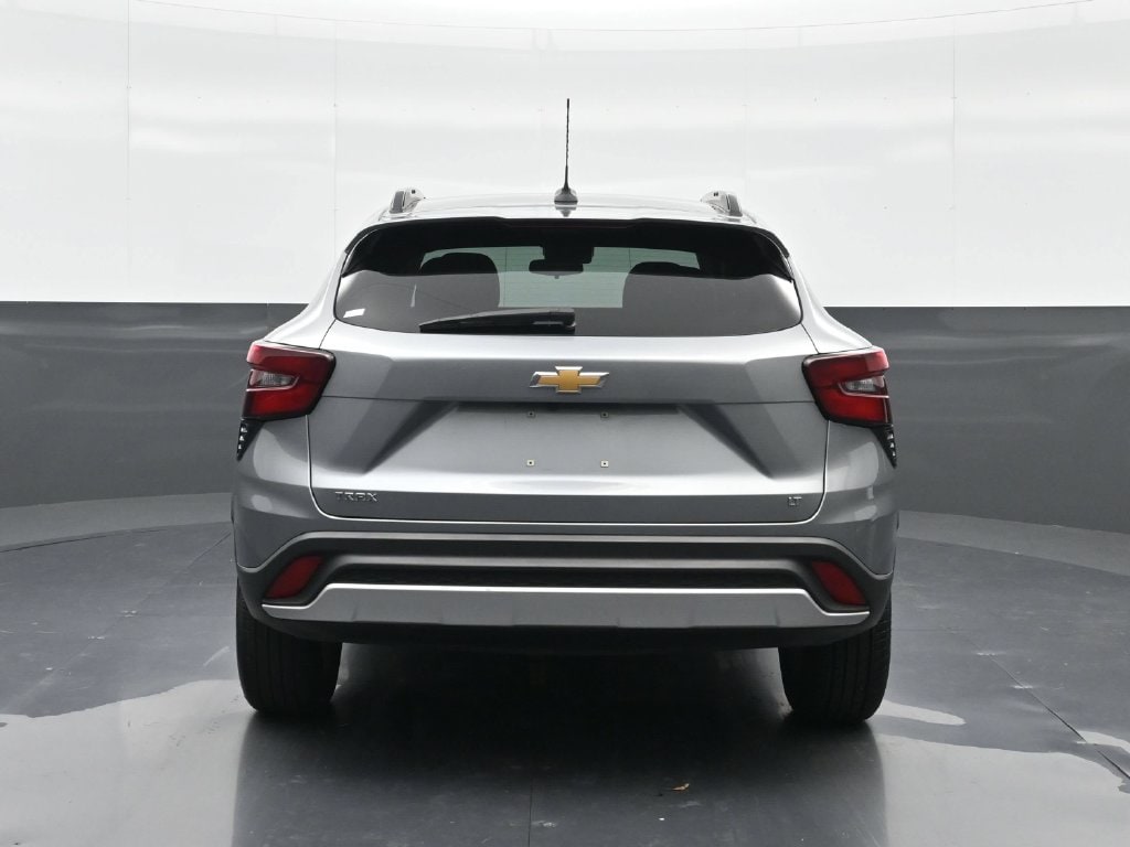 2025 Chevrolet Trax LT - Photo 16