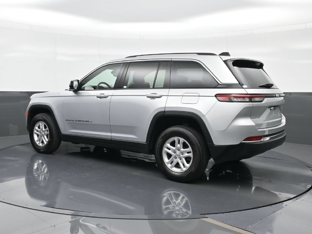 Used 2023 Jeep Grand Cherokee Laredo SUV