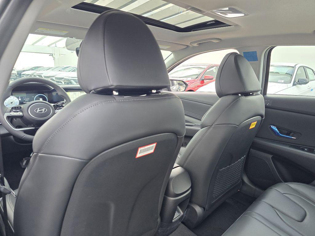 2026 Hyundai Elantra Limited - Photo 12