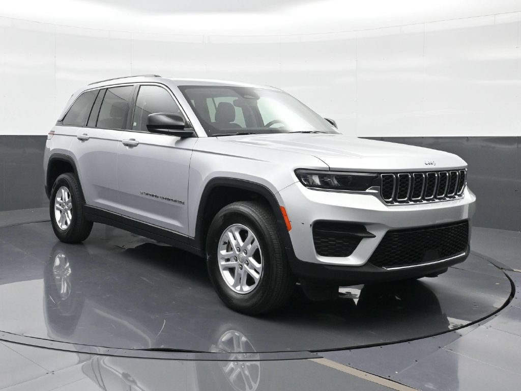 2023 Jeep Grand Cherokee Laredo - Photo 12