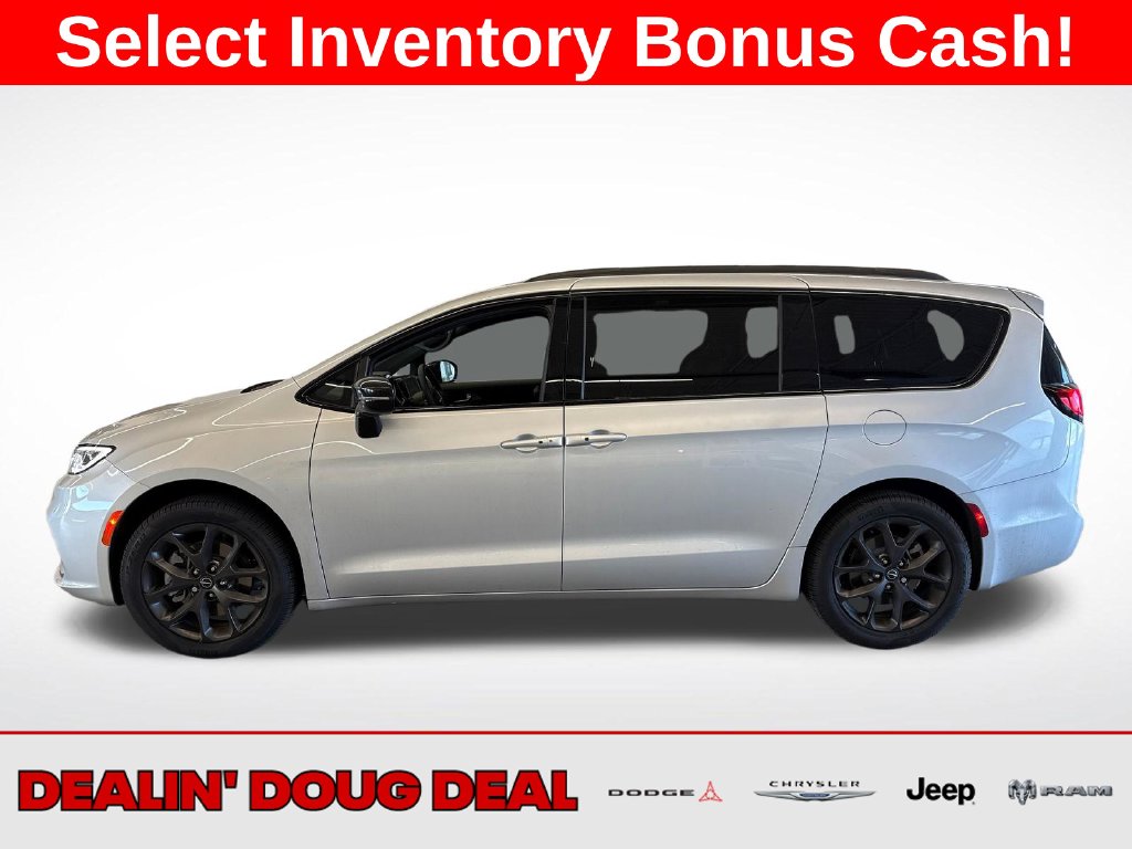 New 2026 Chrysler Pacifica Select Passenger Van