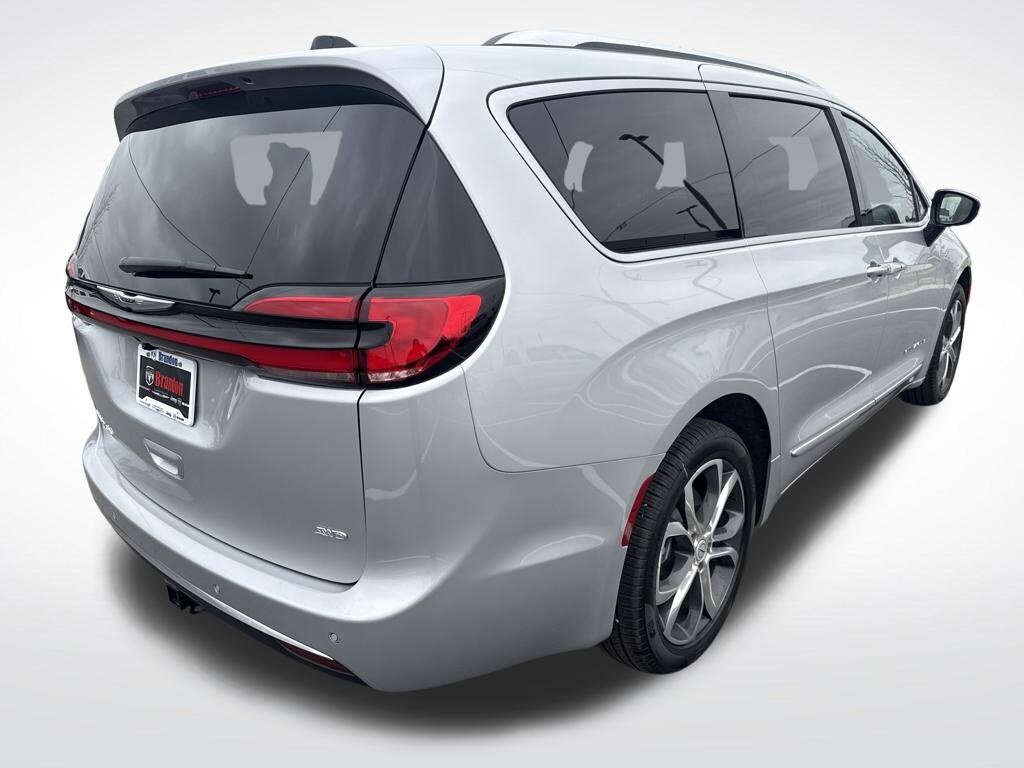 New 2026 Chrysler Pacifica Pinnacle Passenger Van