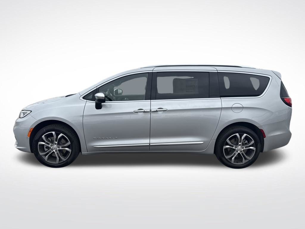 New 2026 Chrysler Pacifica Pinnacle Passenger Van