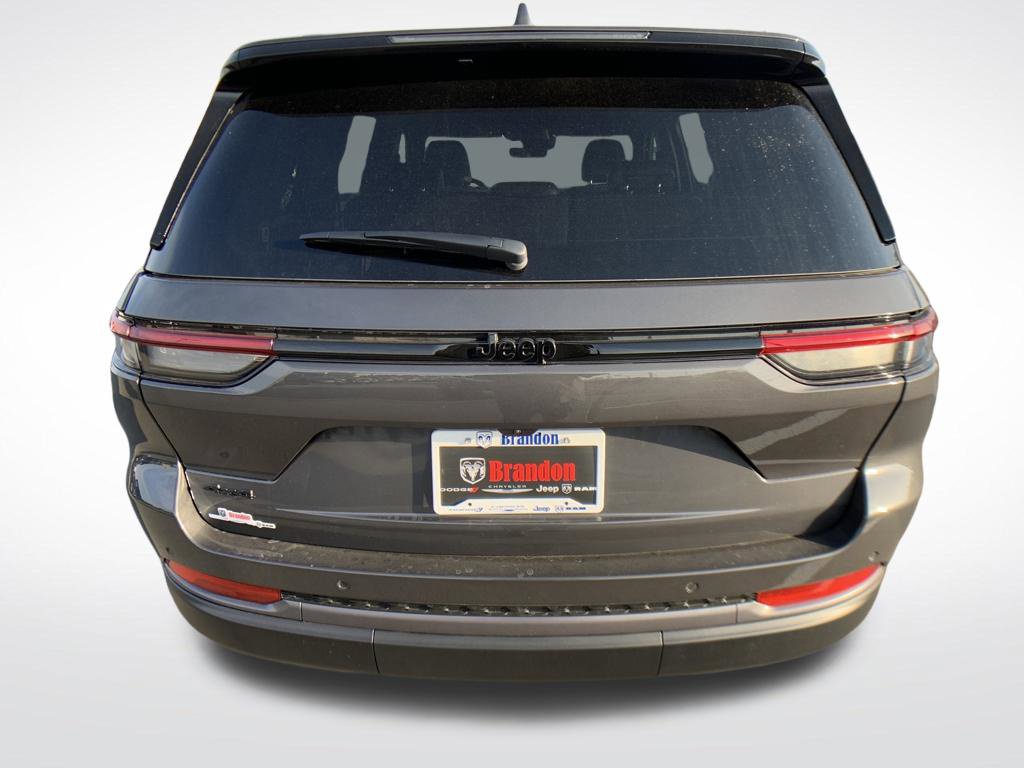 New 2026 Jeep Grand Cherokee Altitude Sport Utility