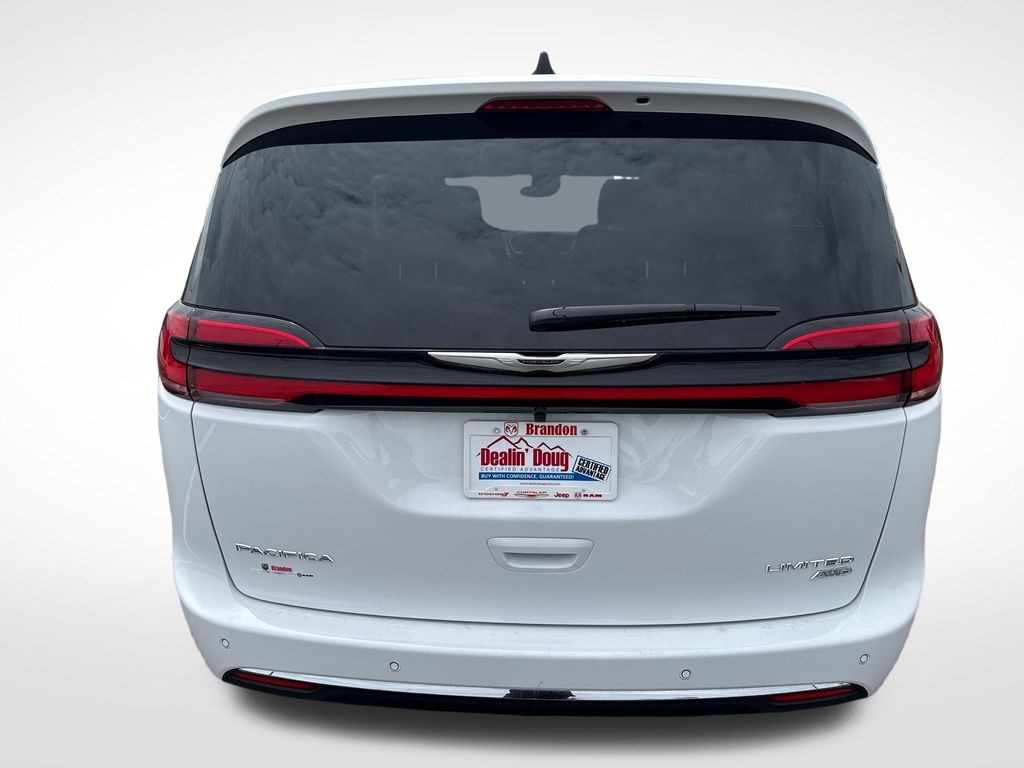 Used 2026 Chrysler Pacifica Limited Minivan/Van