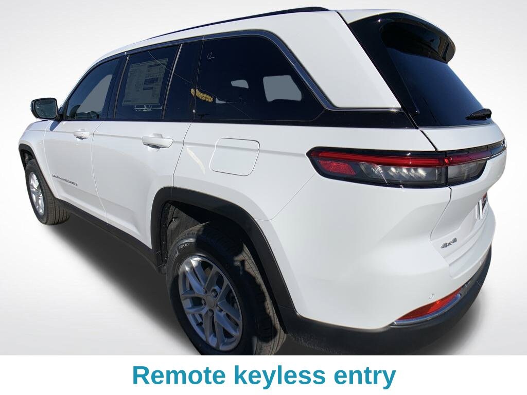 New 2026 Jeep Grand Cherokee Laredo Sport Utility