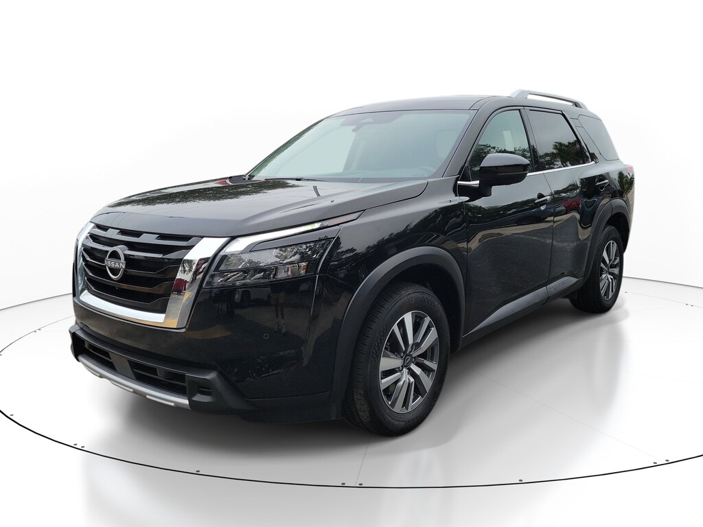 Used 2025 Nissan Pathfinder SL SUV