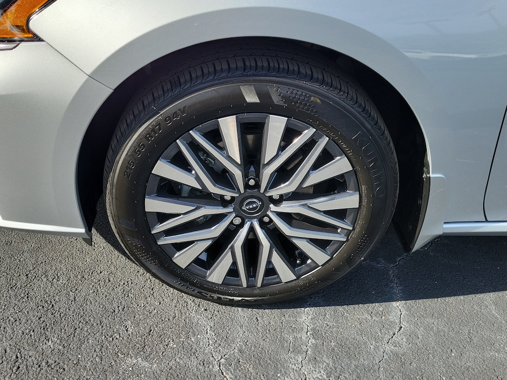 New 2026 Nissan Altima SV Sedan