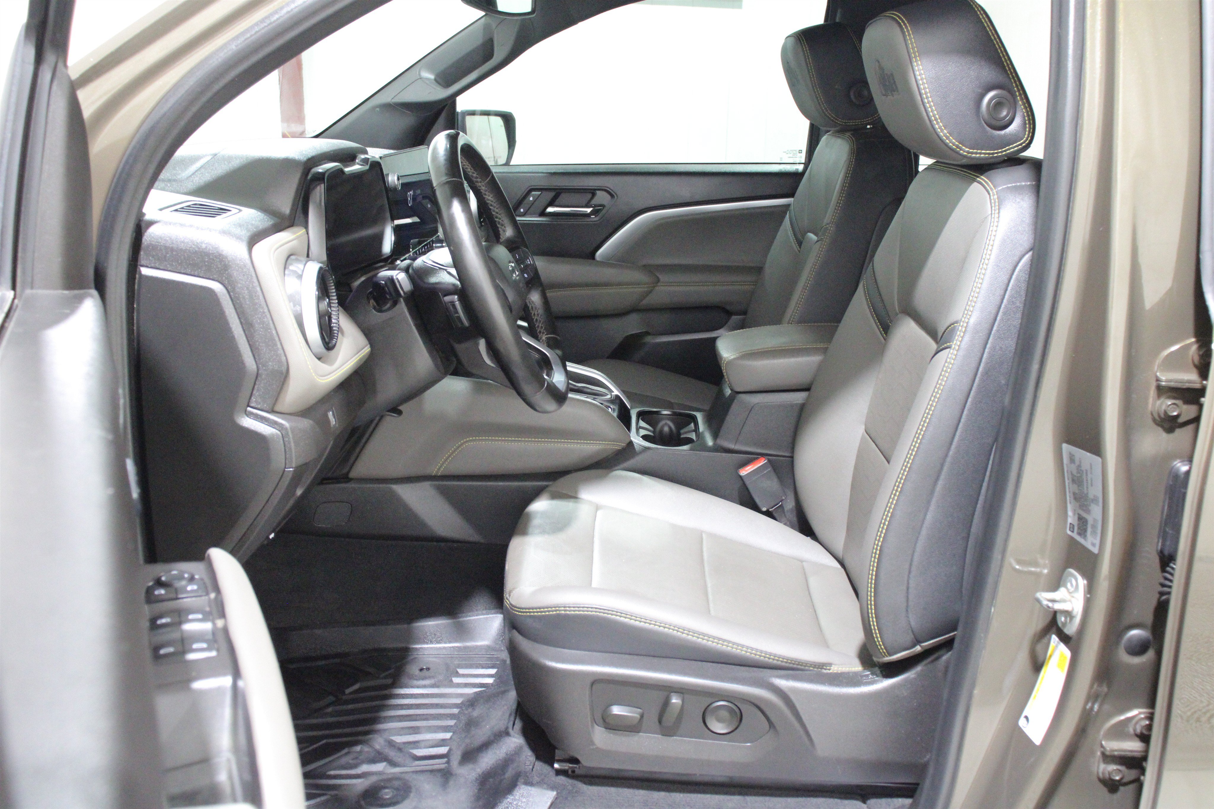 Used 2025 Chevrolet Colorado ZR2 Crew Cab Pickup