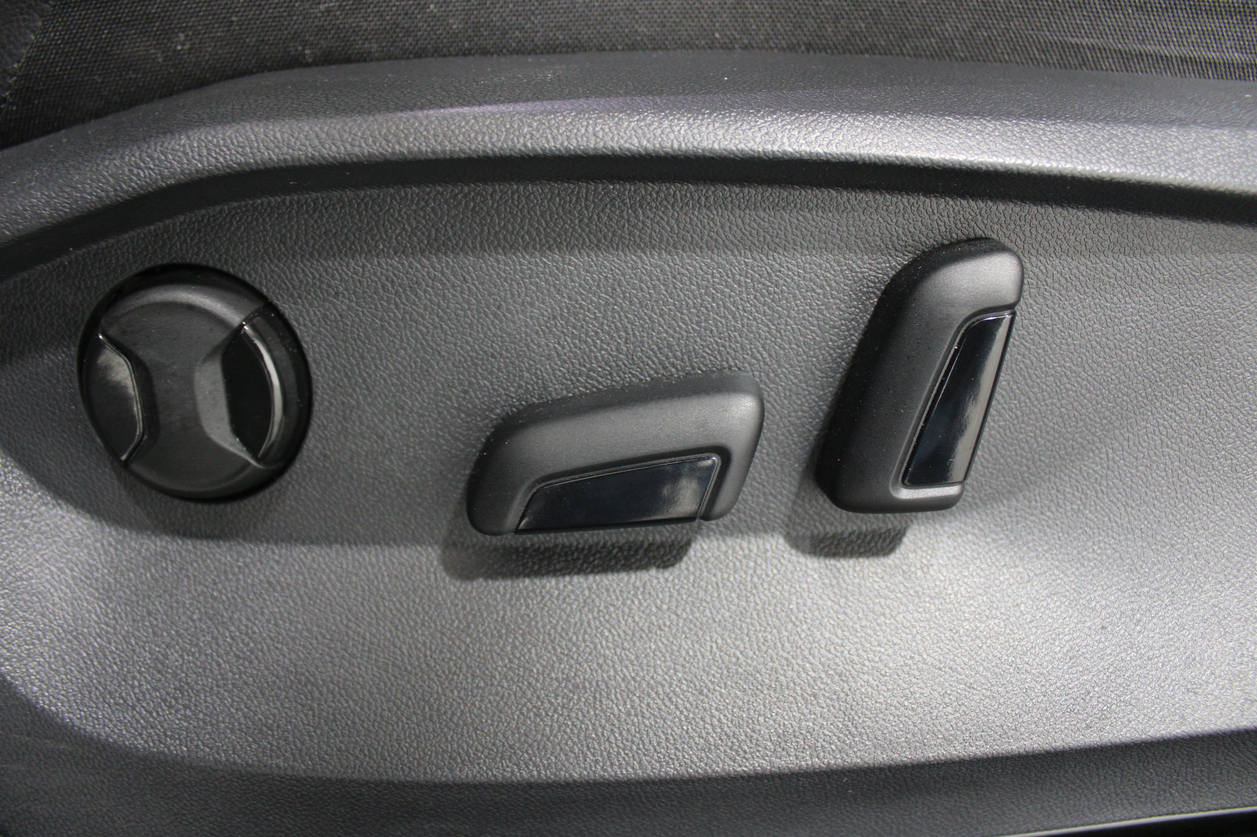 Used 2023 Volkswagen Tiguan SE Sport Utility