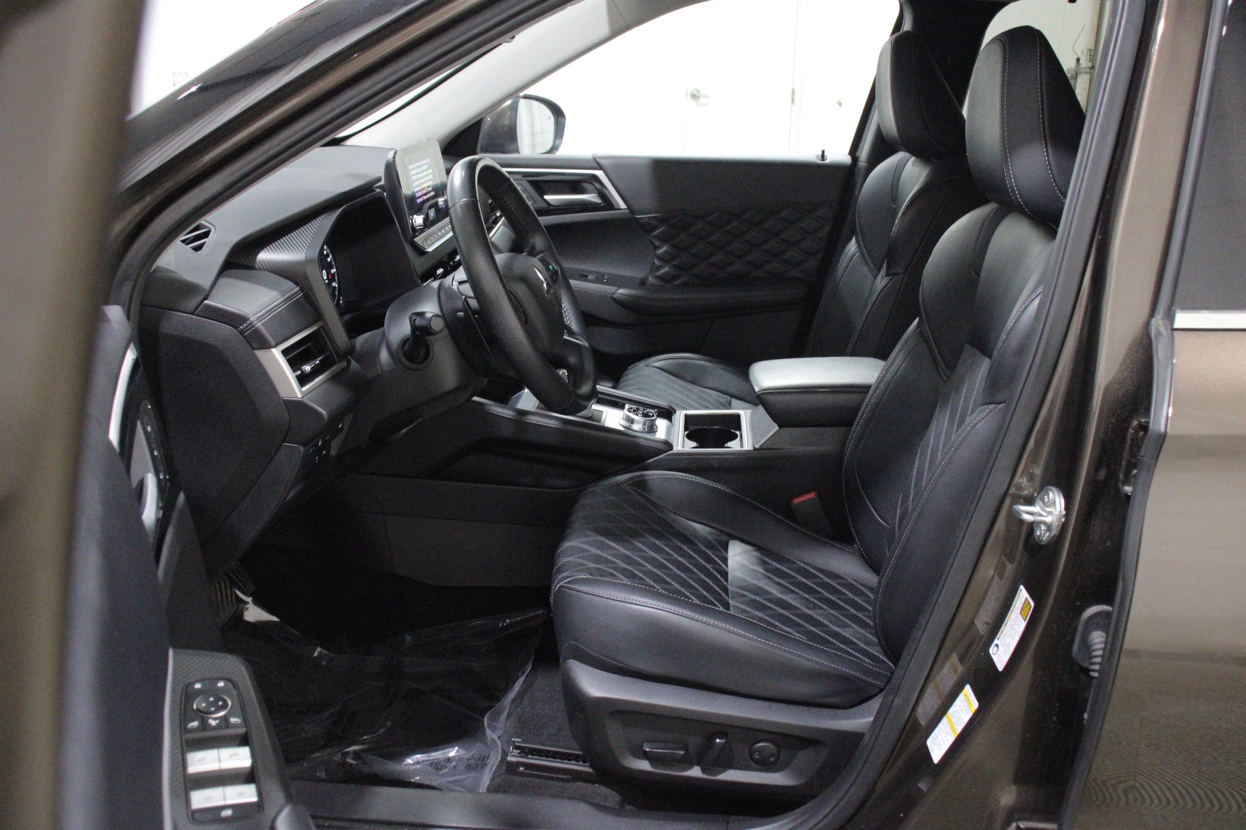 Used 2024 Mitsubishi Outlander Plug-In Hybrid SEL Sport Utility