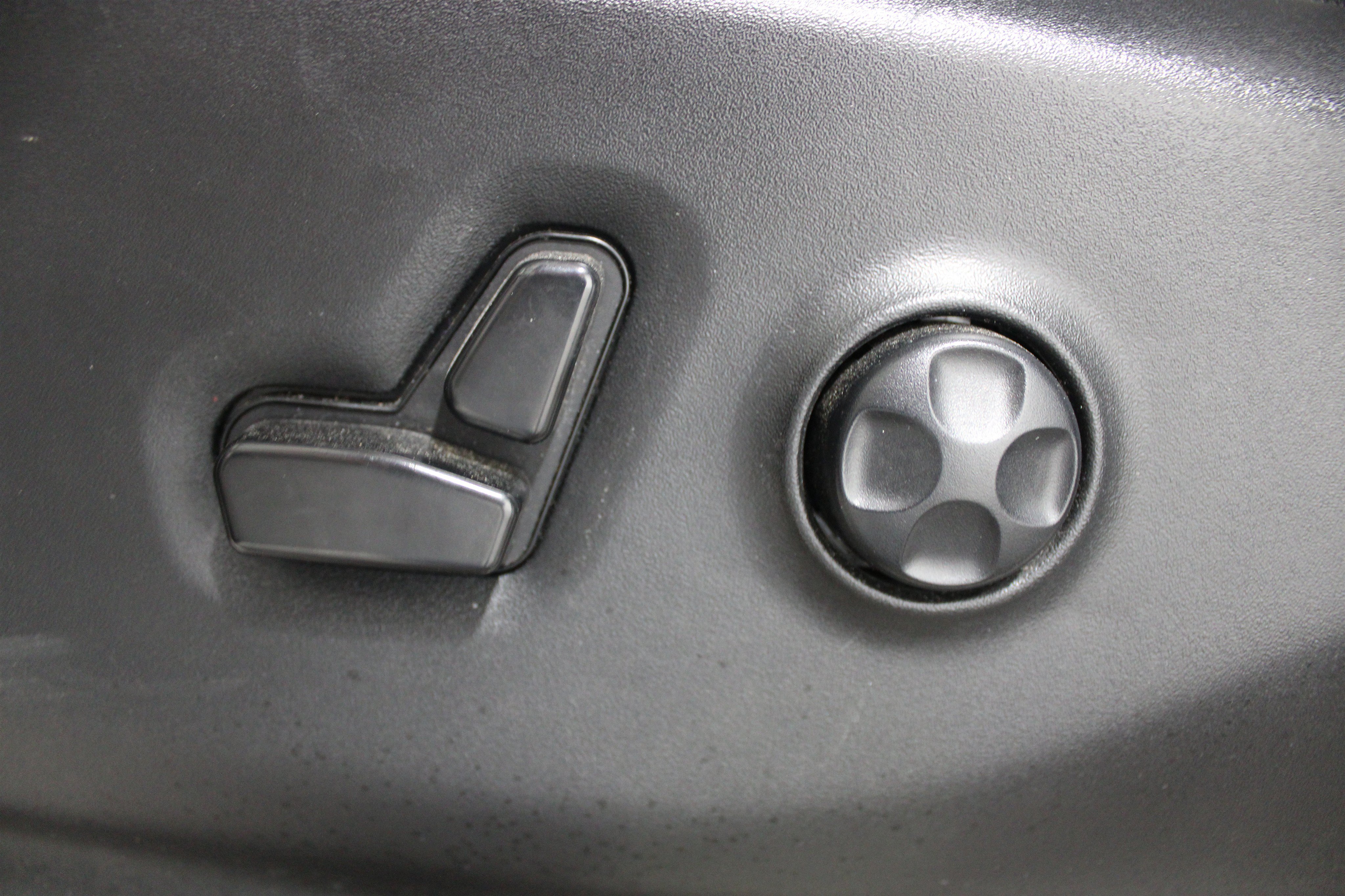Used 2023 Chrysler Pacifica Touring L Mini-van, Passenger