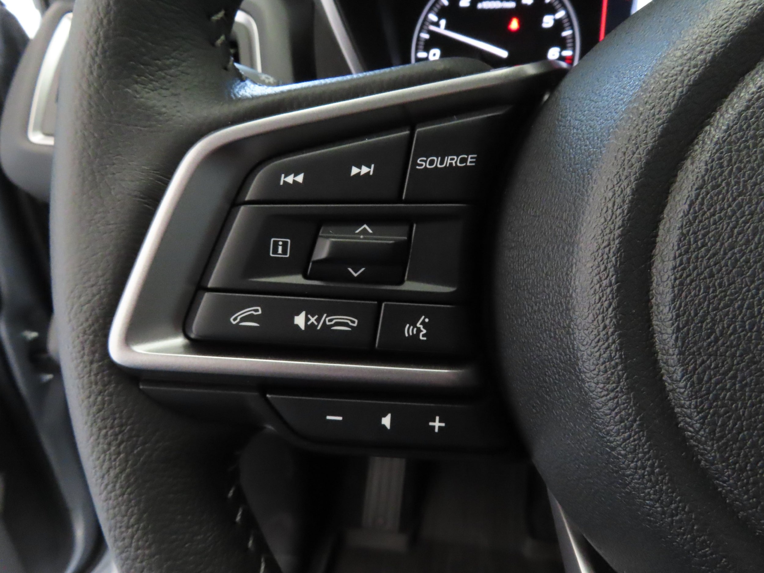 2026 Subaru Ascent Limited - Photo 11