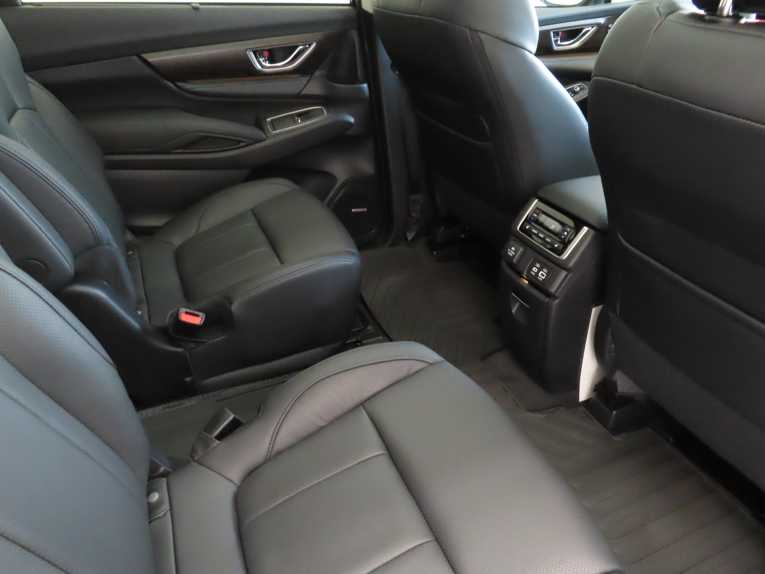 2026 Subaru Ascent Touring - Photo 23