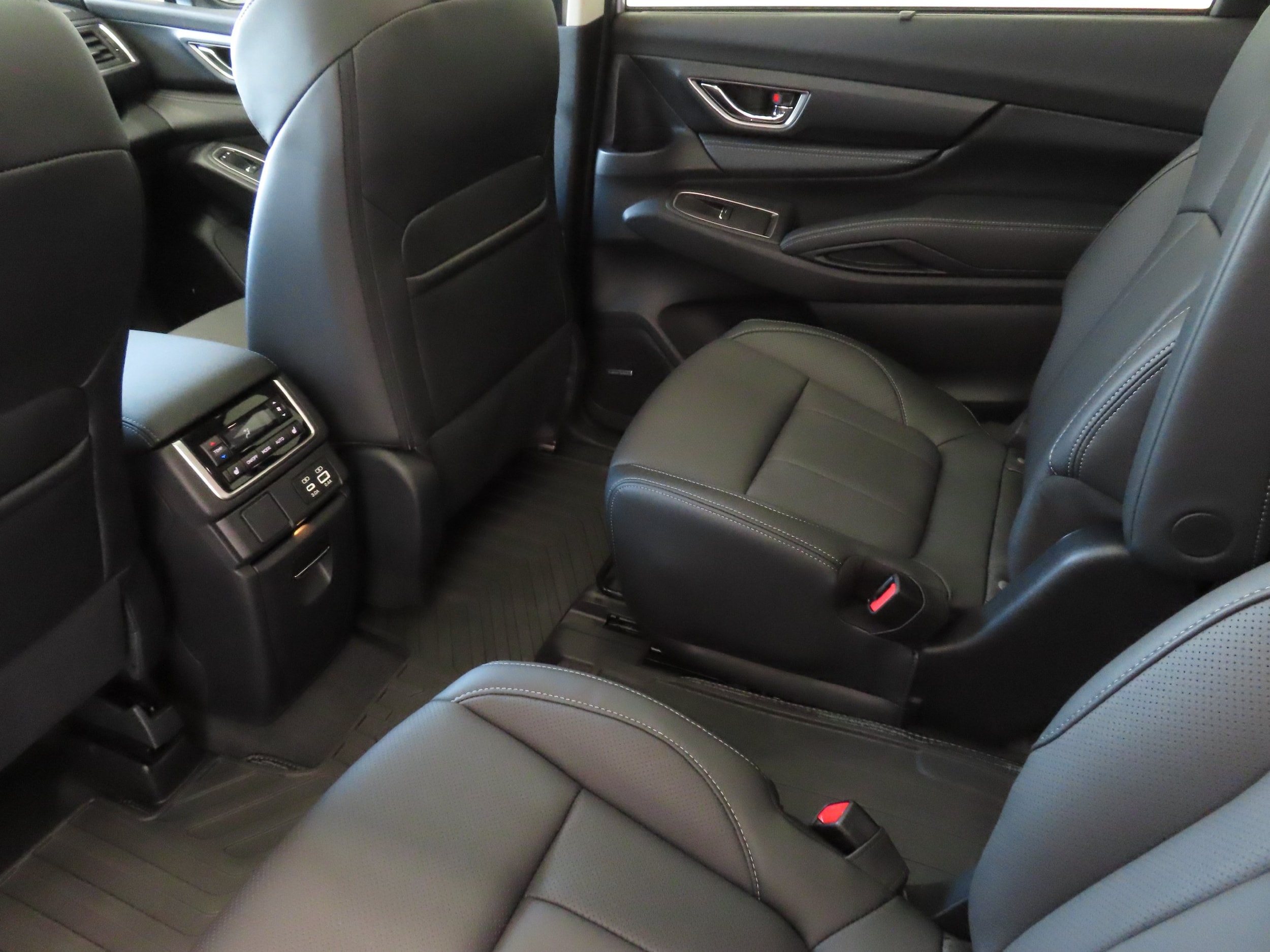 2026 Subaru Ascent Limited - Photo 20