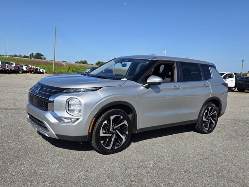 Used 2024 Mitsubishi Outlander SE S-AWC