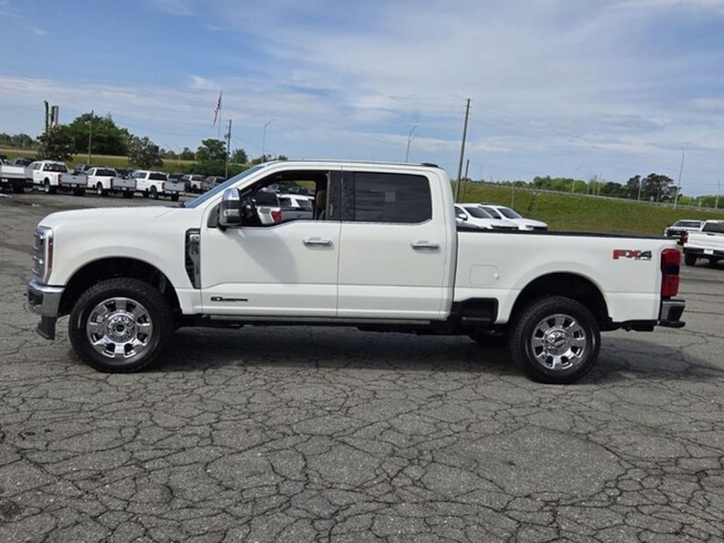 New 2026 Ford F-250 Super Duty Lariat Truck