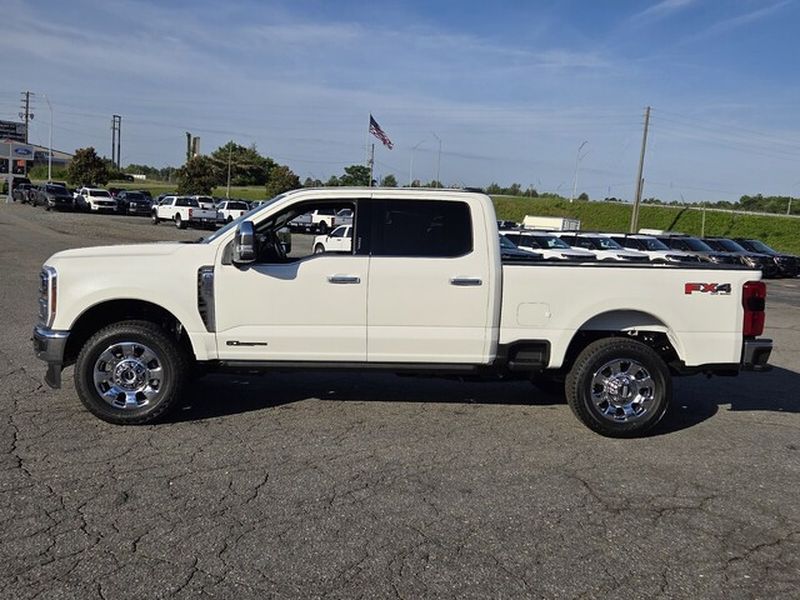 New 2026 Ford F-350 Super Duty Lariat Crew Cab