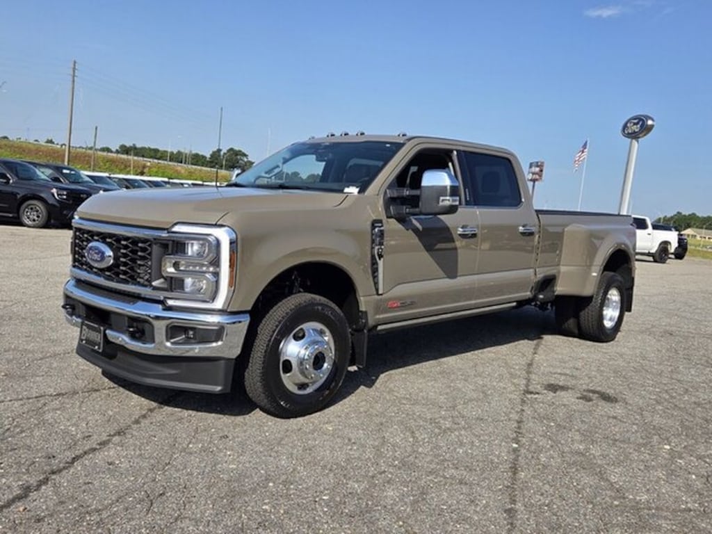 New 2026 Ford Super Duty F-350 DRW Lariat Truck