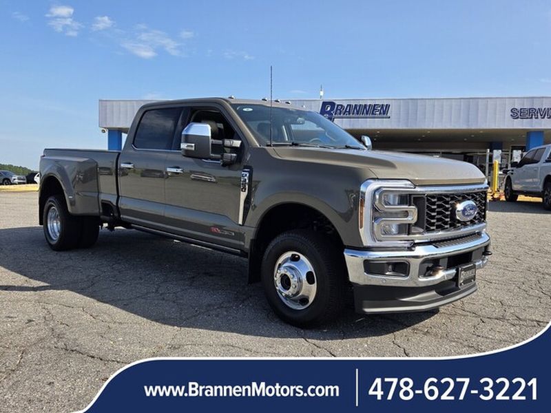 New 2026 Ford Super Duty F-350 DRW Lariat Truck